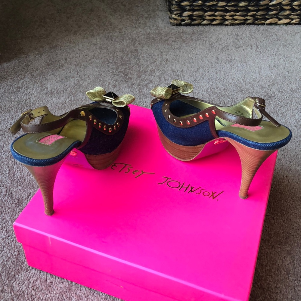Shoes - Picture 3 of 3